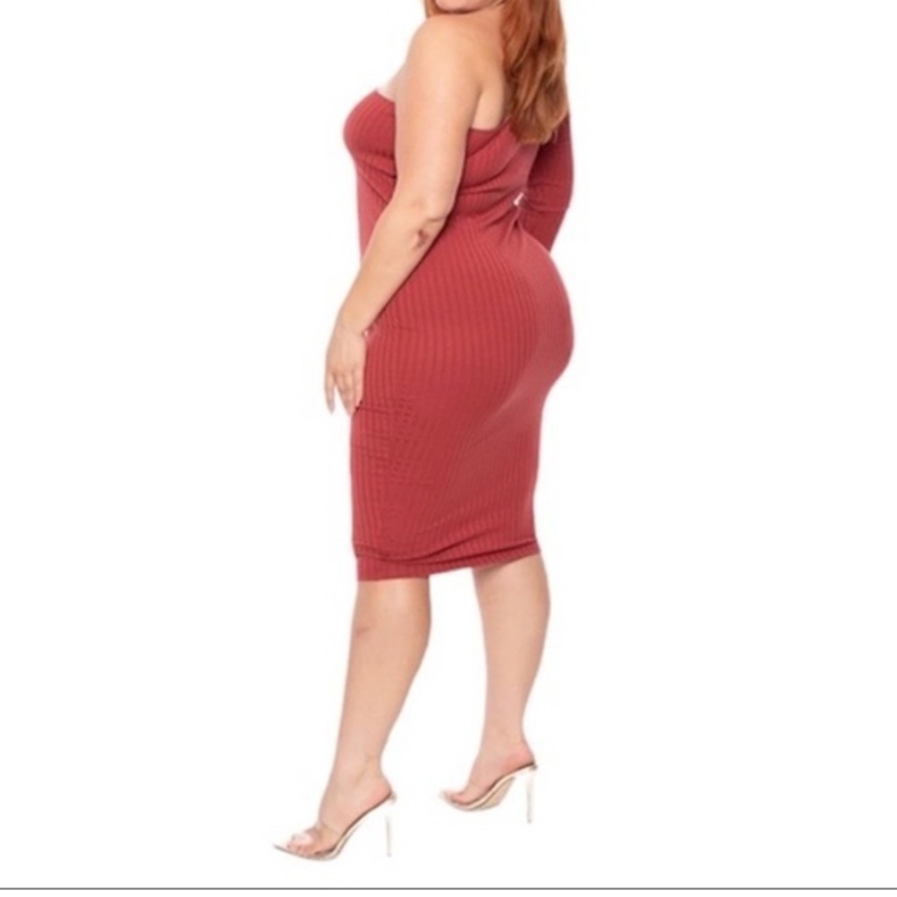 🟤NWT CURVY SENSE Plus One Sleeve Ribbed Midi Dress in Terracotta